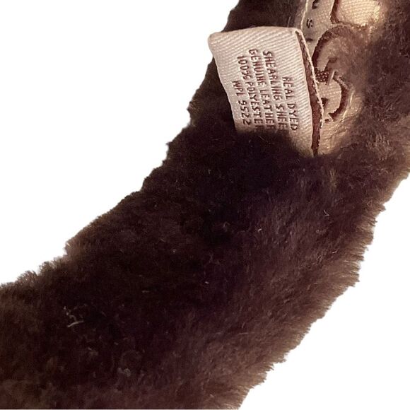 UGG Women’s Brown Genuine Leather Australia Classic Double U Logo Earmuff One Sz - Picture 8 of 11